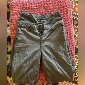 (2) men’s vans shorts